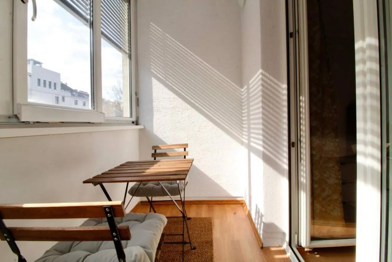Daire Engerth Moderne Wohnung Mit Ruhiger Lage Und Balkon Viyana