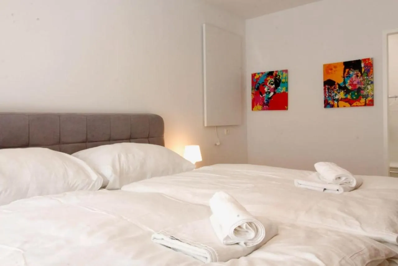Engerth Moderne Wohnung Mit Ruhiger Lage Und Balkon Viyana 0*,