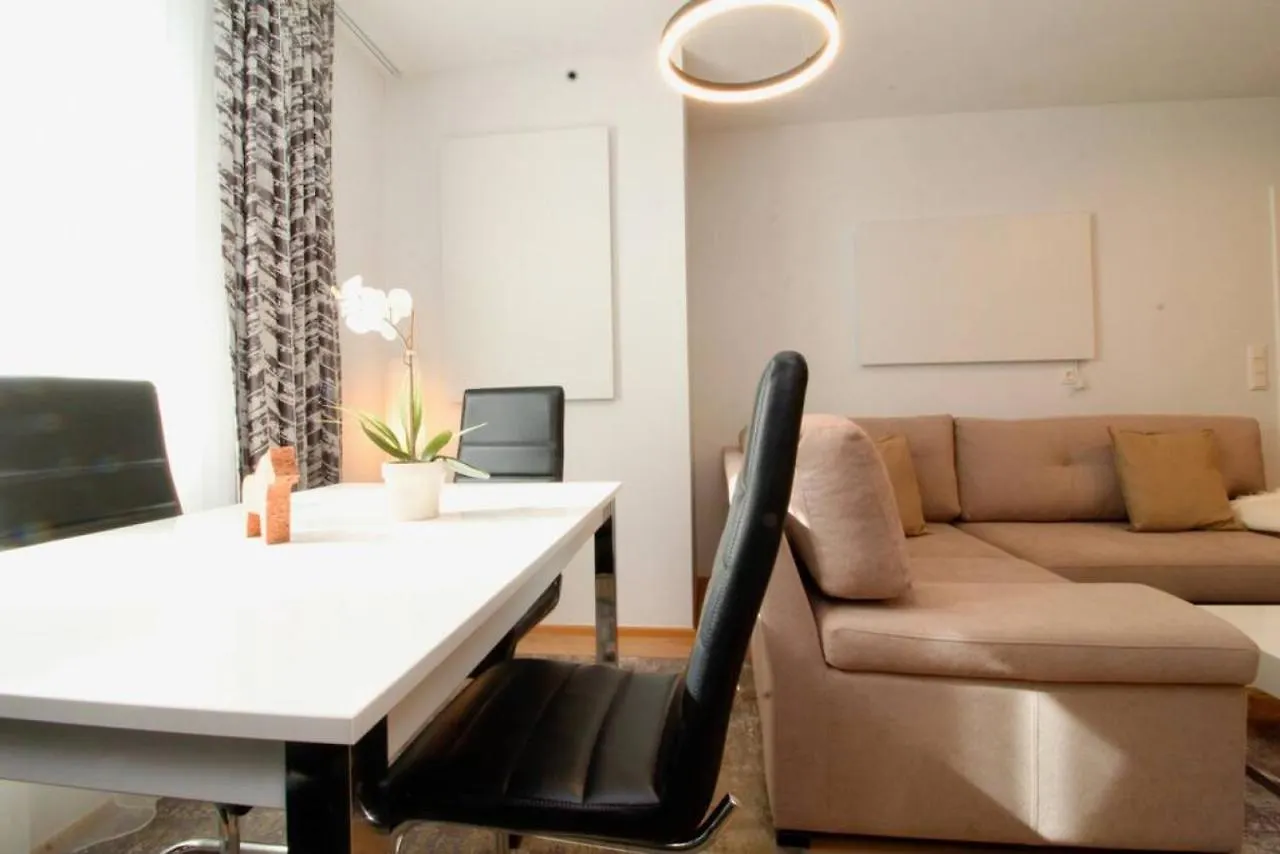 Engerth Moderne Wohnung Mit Ruhiger Lage Und Balkon Viyana 0*,